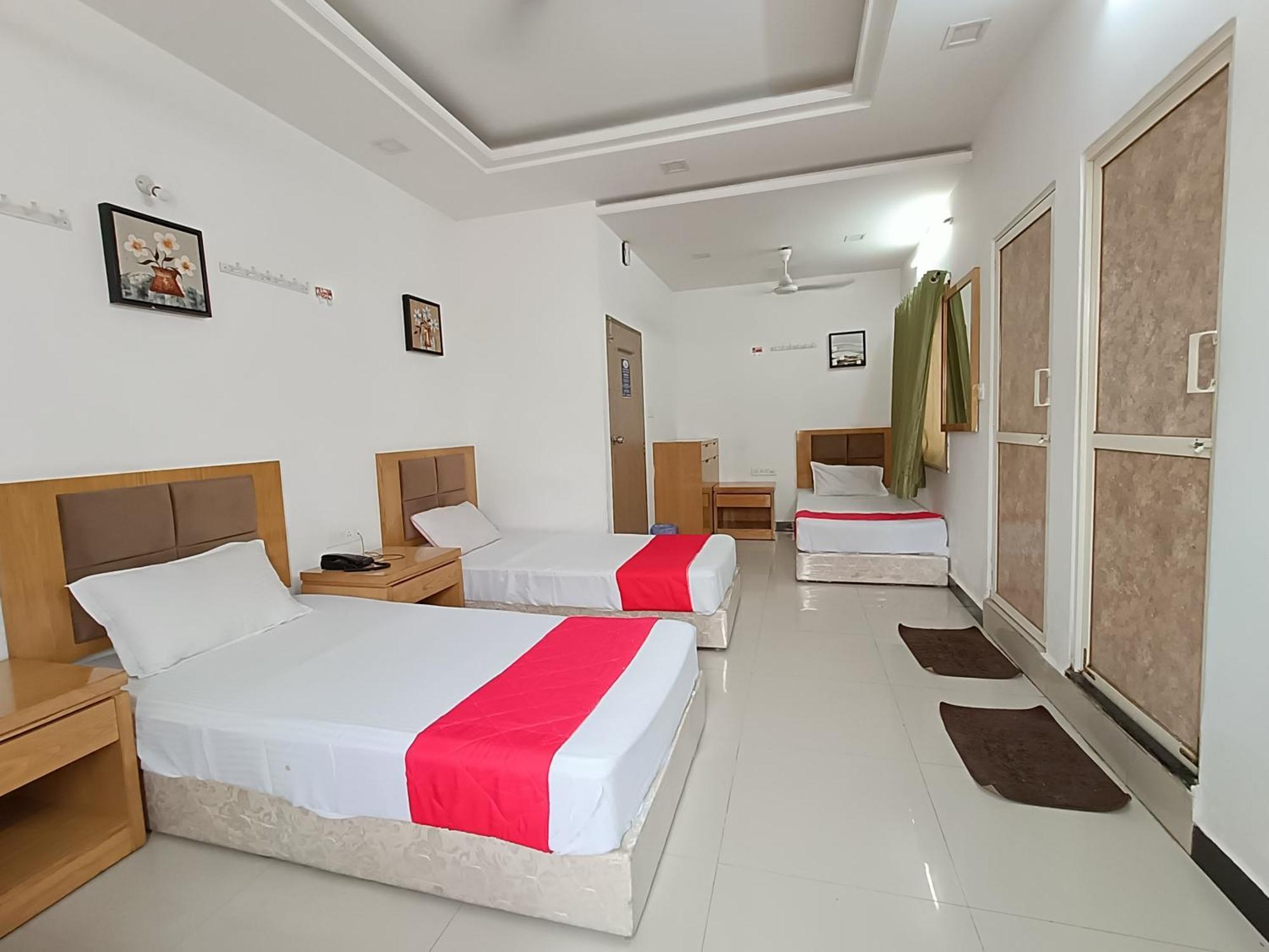 Stay Guru Usha Residency Бхудж Экстерьер фото