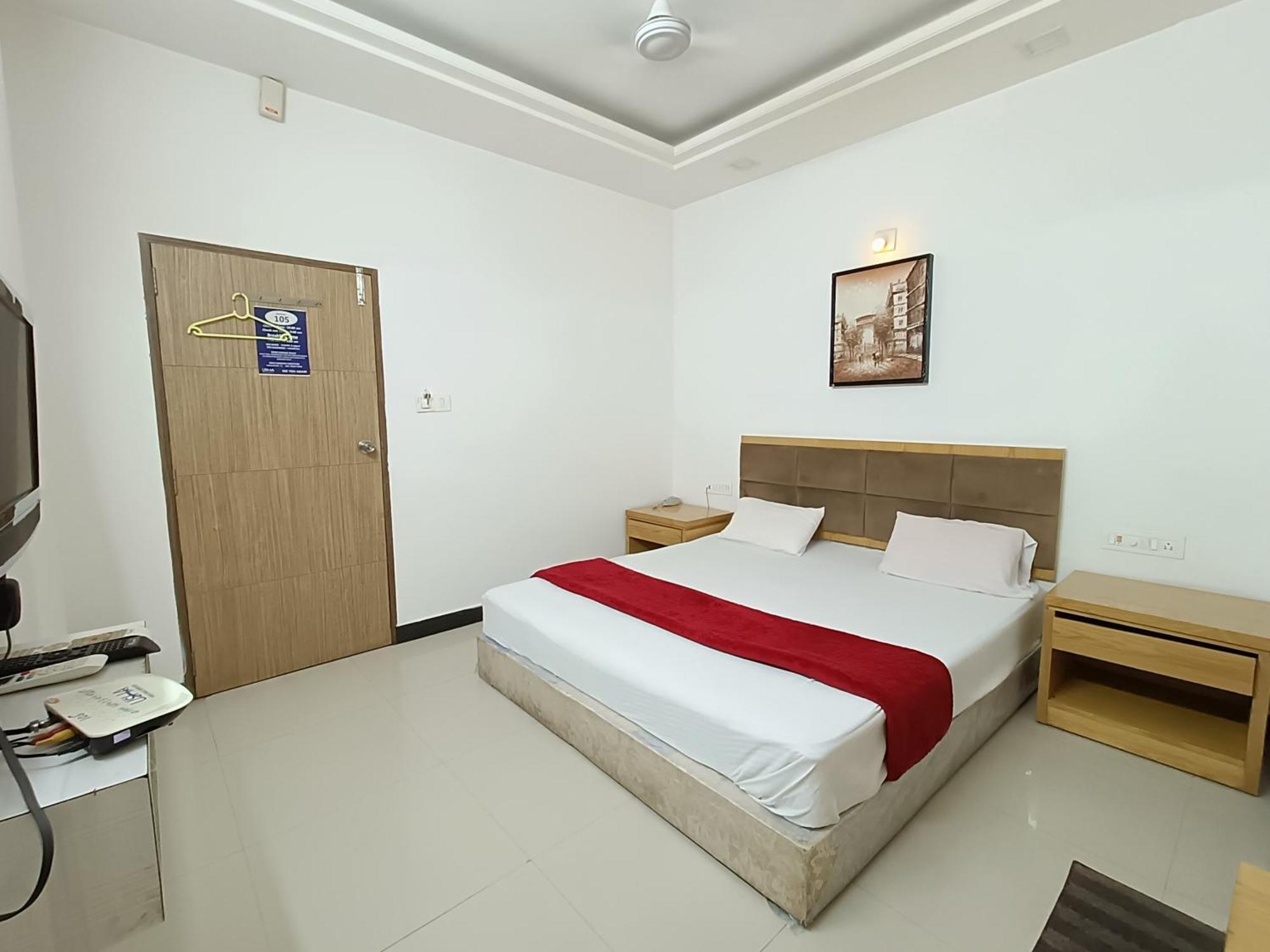 Stay Guru Usha Residency Бхудж Экстерьер фото