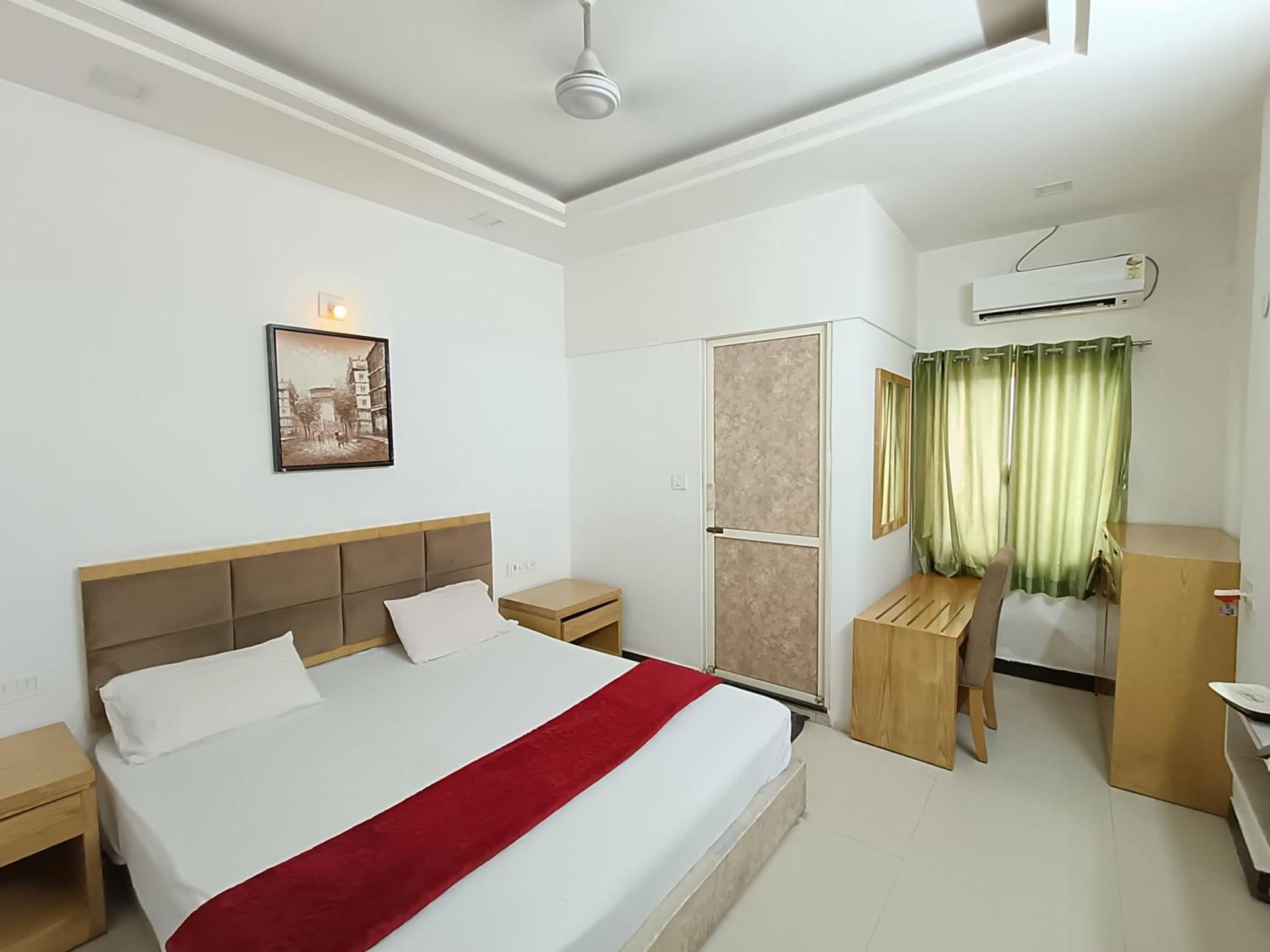 Stay Guru Usha Residency Бхудж Экстерьер фото