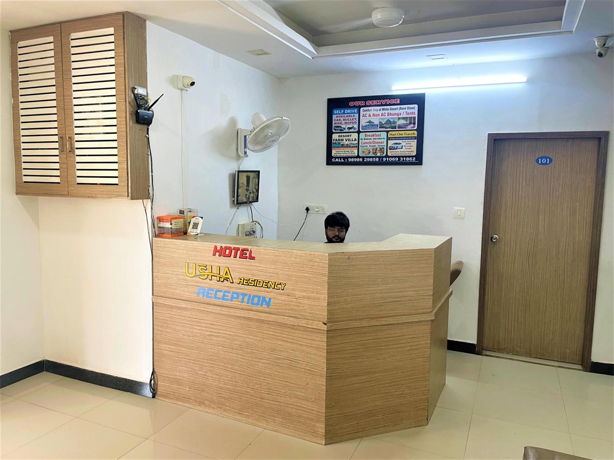Stay Guru Usha Residency Бхудж Экстерьер фото