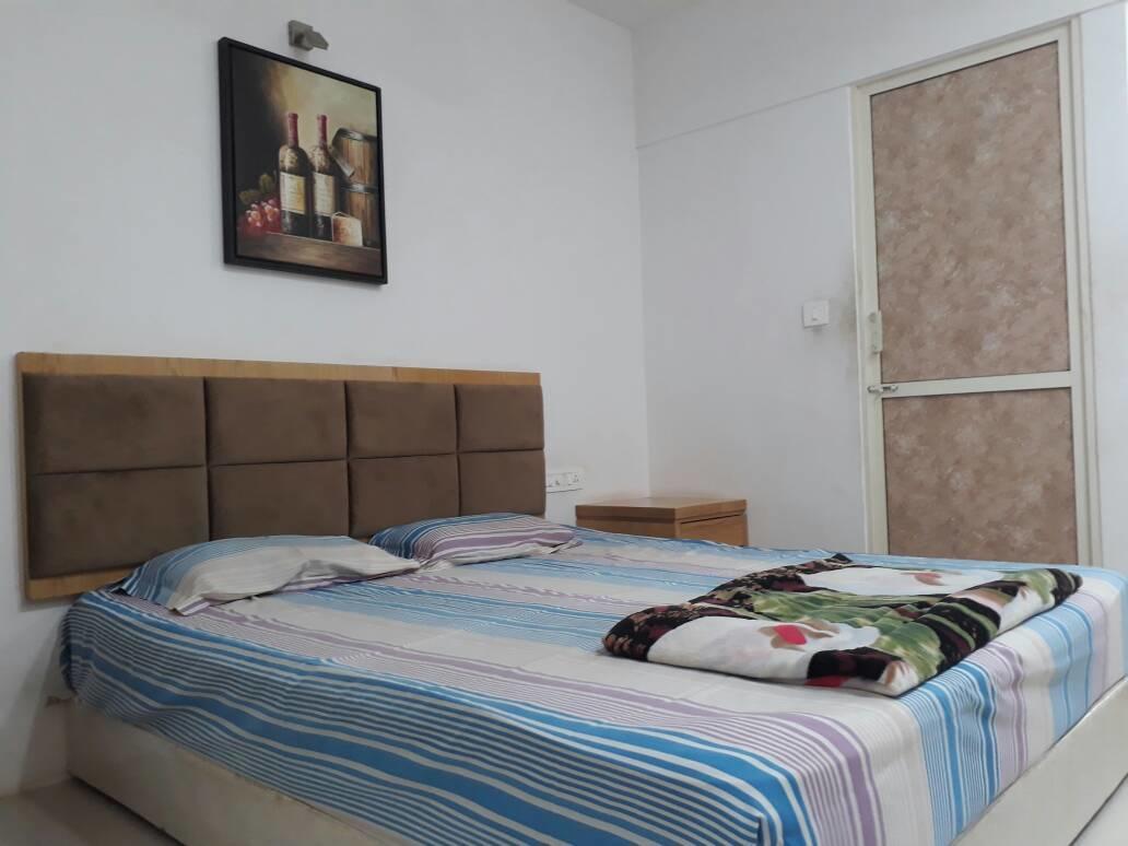 Stay Guru Usha Residency Бхудж Экстерьер фото