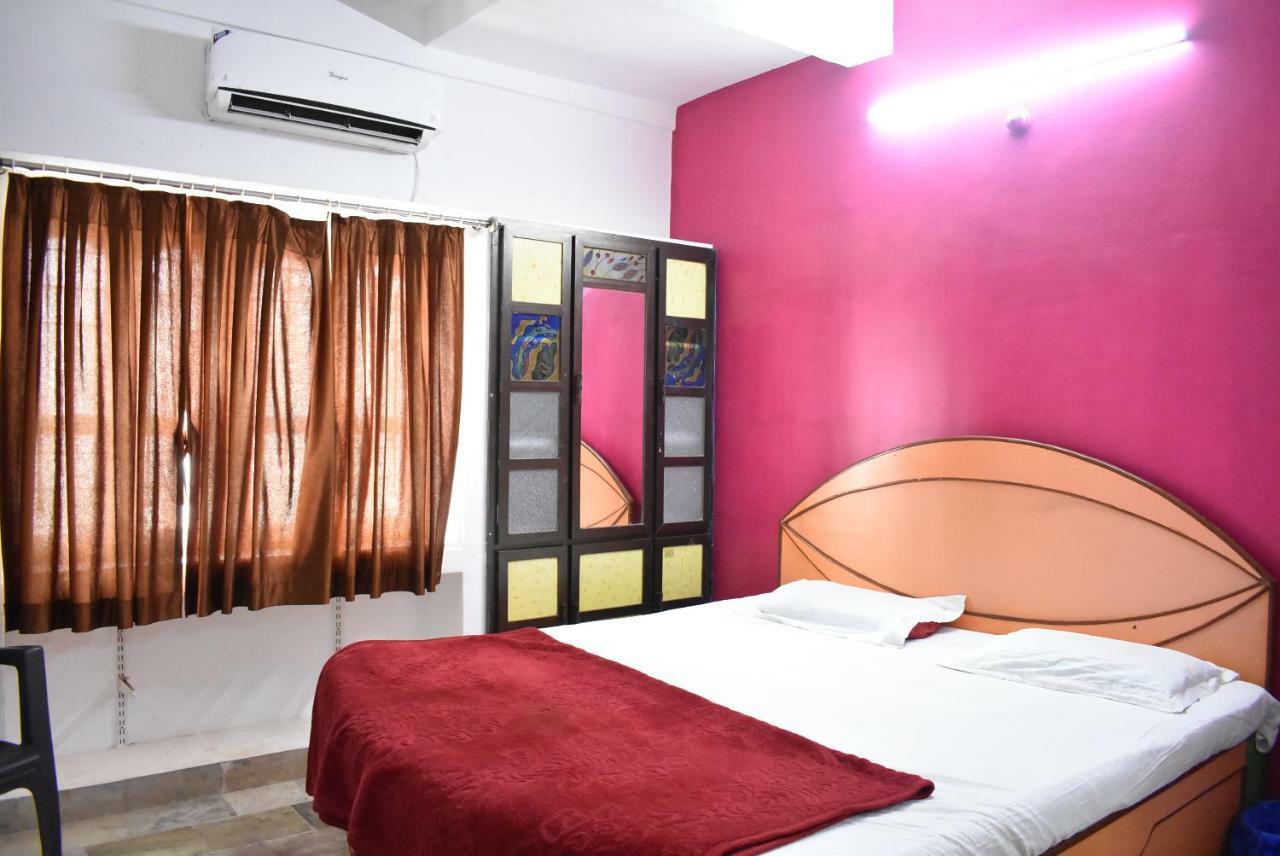 Stay Guru Usha Residency Бхудж Экстерьер фото