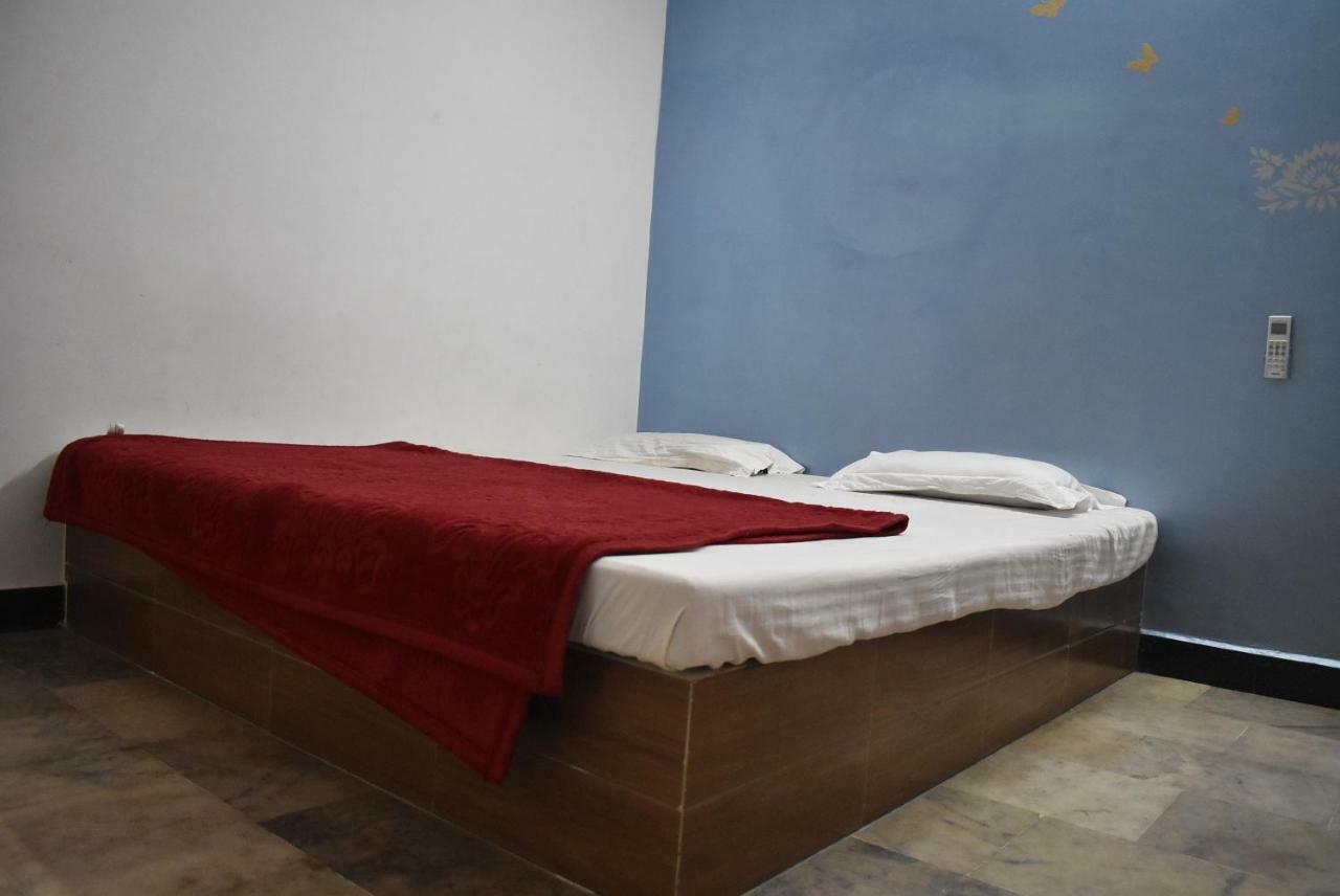 Stay Guru Usha Residency Бхудж Экстерьер фото
