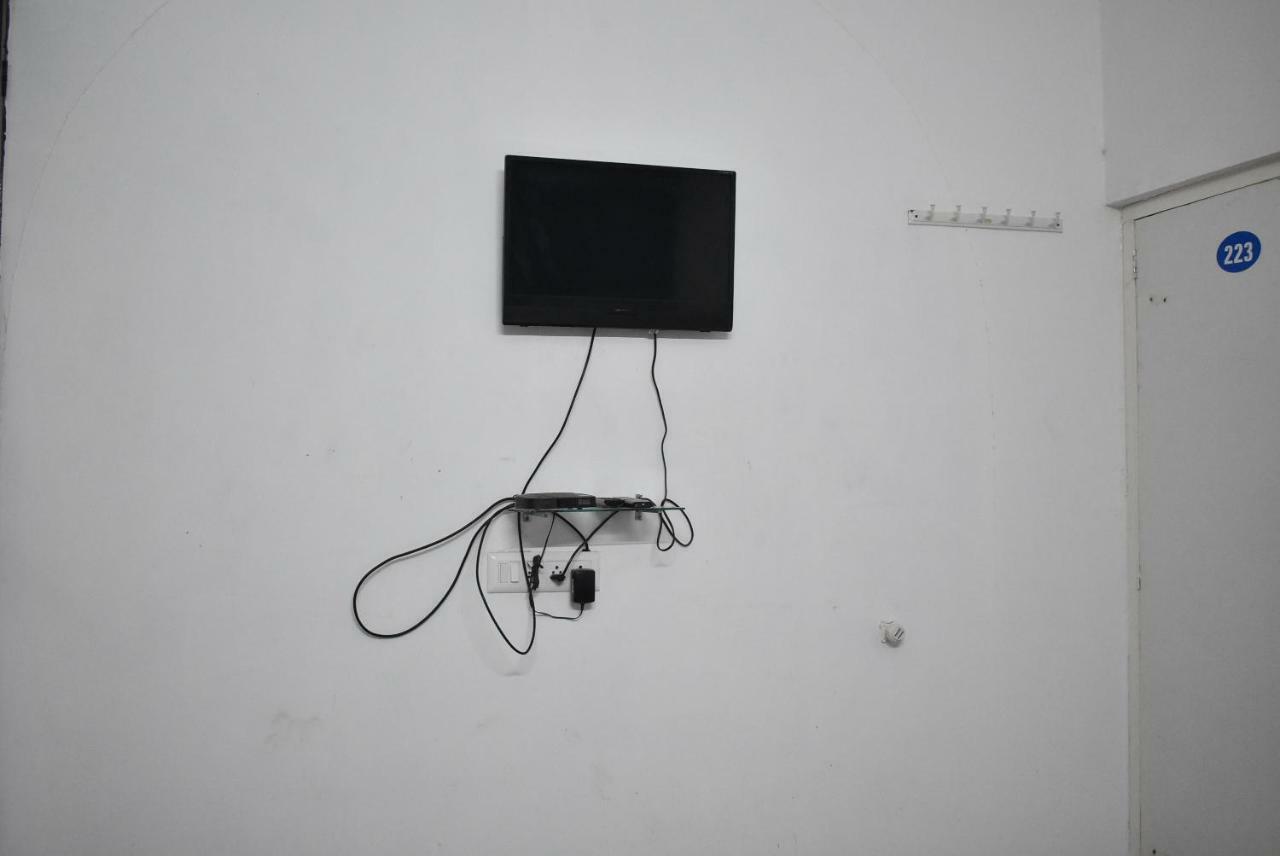 Stay Guru Usha Residency Бхудж Экстерьер фото